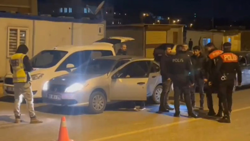 Şanlıurfa'da 13 Aranan Şahıs Yakalandı