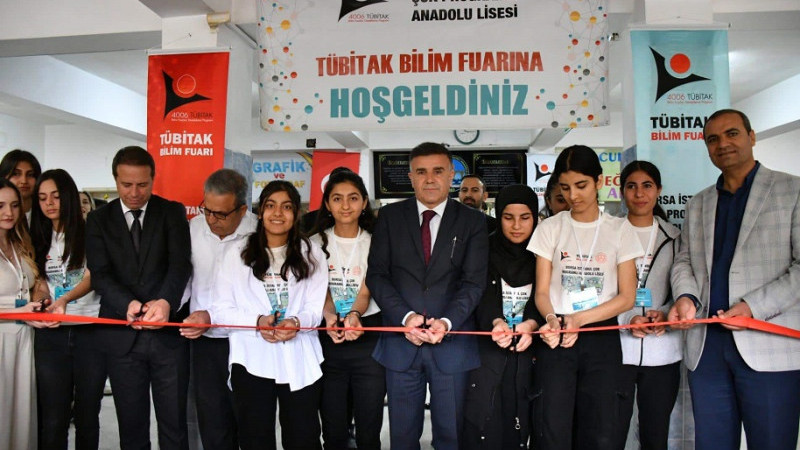 Haliliye'de TÜBİTAK 4006 Bilim Fuarları Açıldı