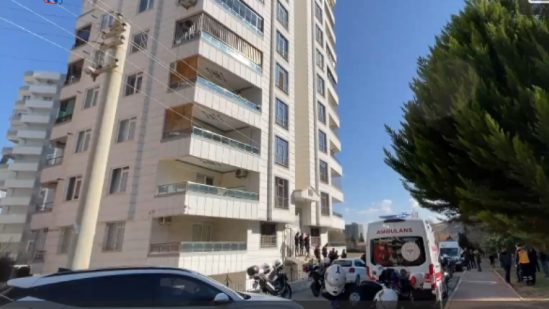 Şanlıurfa'da 38 Yaşındaki Anne 2 Kızını Öldürüp İntihar Etti