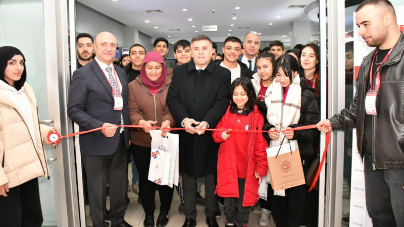 Şanlıurfa'da Üniversite Tanıtım ve Kariyer Günleri Başladı
