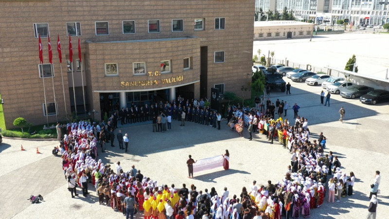 Şanlıurfa Valiliği Kupası Okullar Arası Halk Oyunları Yarışması Başladı