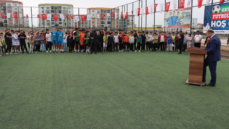 Karaköprü'de Ortaokullar Arası Futbol Turnuvası Sona Erdi