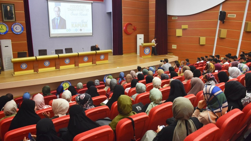 Harran Üniversitesi’nde “Medeniyet Tasavvuru ve Öncü Kuşak” Konferansı Düzenlendi