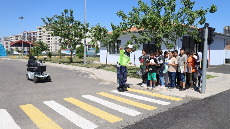 Şanlıurfa'da Çocuklara Trafik Eğitimi Programı Düzenlendi