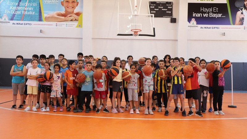 Karaköprü'de 2 Bin 200 Gence Çeşitli Branşlarda Spor Eğitimi Veriliyor