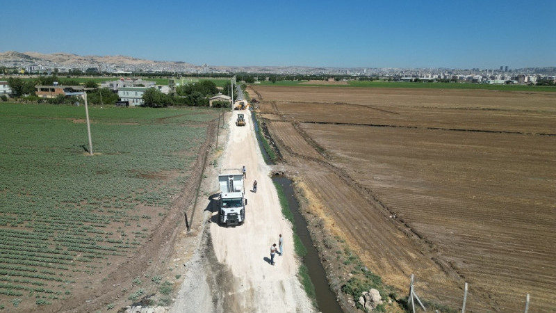 Şanlıurfa Büyükşehir Belediyesi, Eyyübiye Kırsalında Yolları Yeniliyor