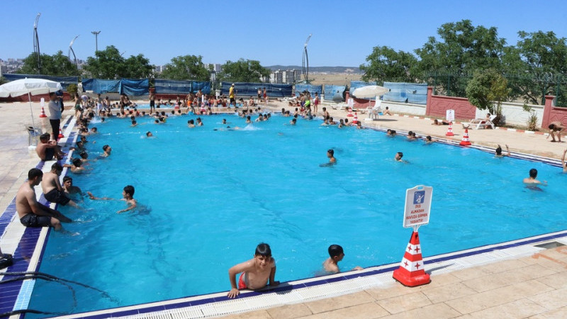 Şanlıurfa’da Ücretsiz Yüzme Kursları Düzenlenmeye Başlandı