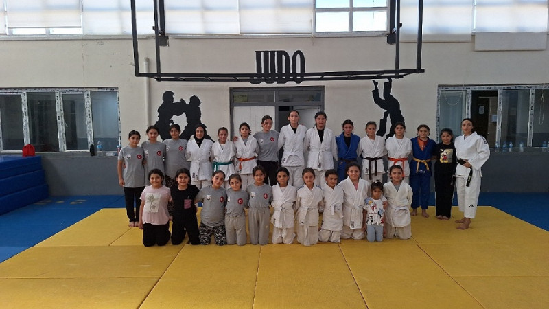 Şanlıurfa Büyükşehir Belediyesi’nin Judo Kurslarına Çocuklardan Yoğun İlgi