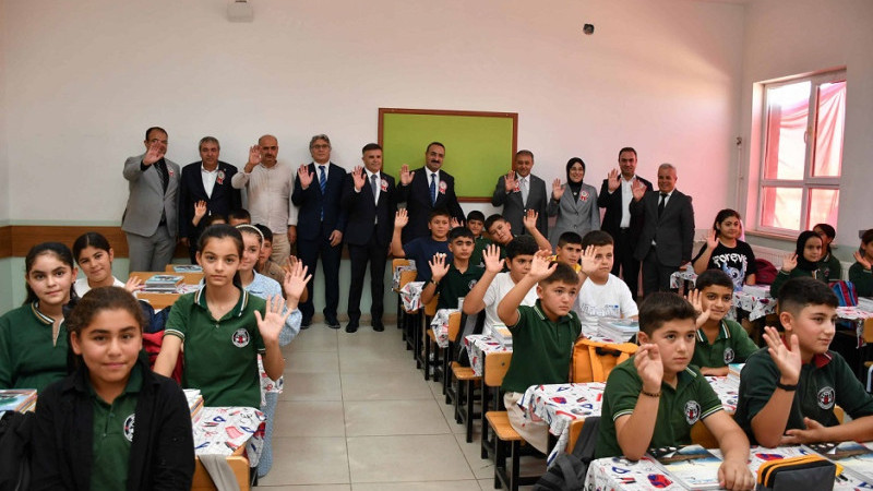 2025-2026 Eğitim-Öğretim Yılı İlk Ders Zilinin Çalmasıyla Başladı