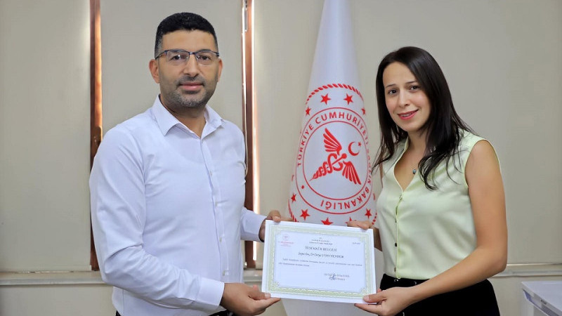 Perinatoloji Uzmanı Doç. Dr. Derya Uyan Hendem’e Teşekkür Belgesi