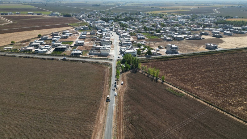 Şanlıurfa Büyükşehir Belediyesi Yardımcı ile Kısas Yolunu Asfaltlıyor 