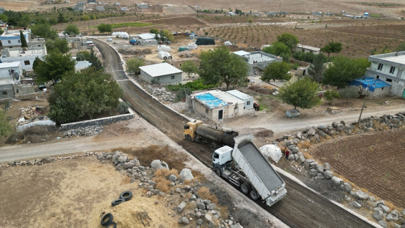  Büyükşehir Belediyesi, Karaköprü Kırsalında Yolları Yeniliyor