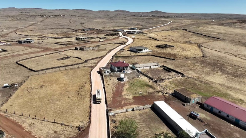 Şanlıurfa Büyükşehir Belediyesi Siverek Kırsalında 2 Ayrı Yolun Yapımını Tamamladı