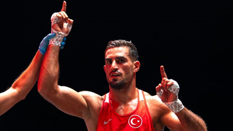 Şanlıurfa’lı Milli Boksör Emrah Yaşar, Dünya Boks Sıralamasında İlk 5’e Girdi