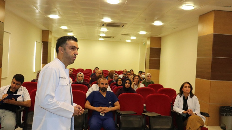 Doç. Dr. Mehmet Çelik'ten Kuduz Hastalığına Karşı Uyarı