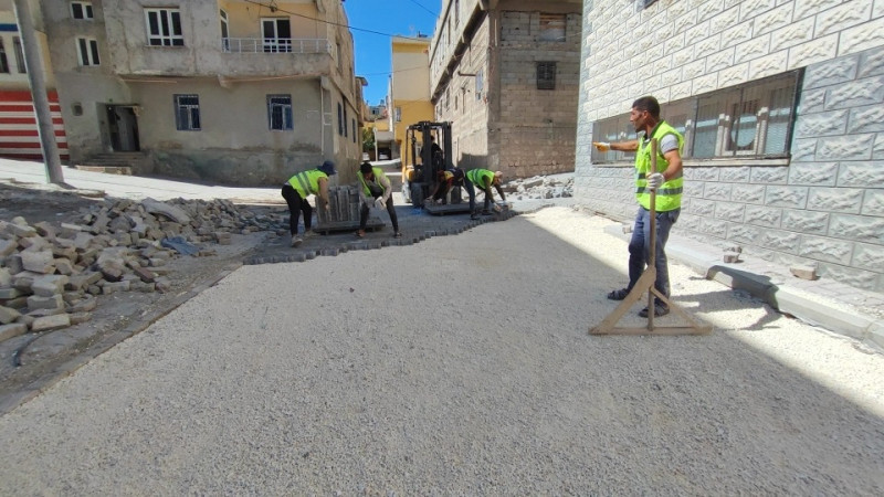 Eyyübiye’de Yol Yapım Çalışmaları Devam Ediyor
