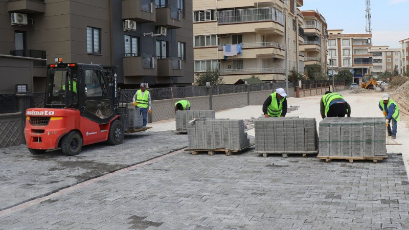 Haliliye'de Yol Yapım, Bakım ve Onarım Çalışmaları Sürüyor