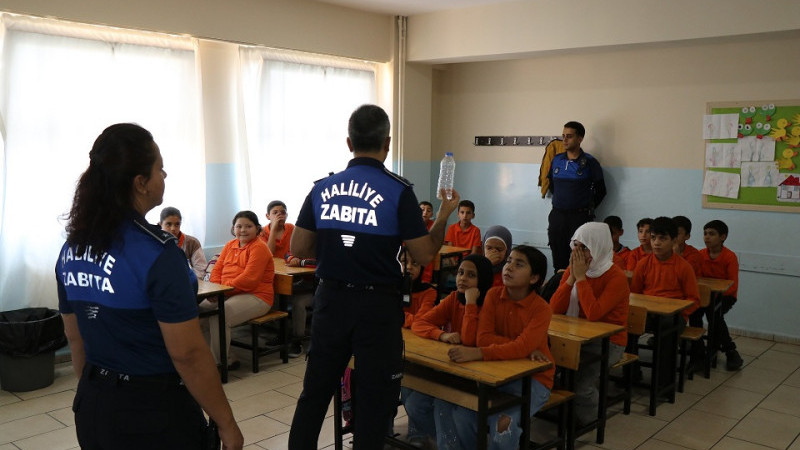 Haliliye'de Öğrencilere Bilinçli Tüketici Semineri Düzenledi