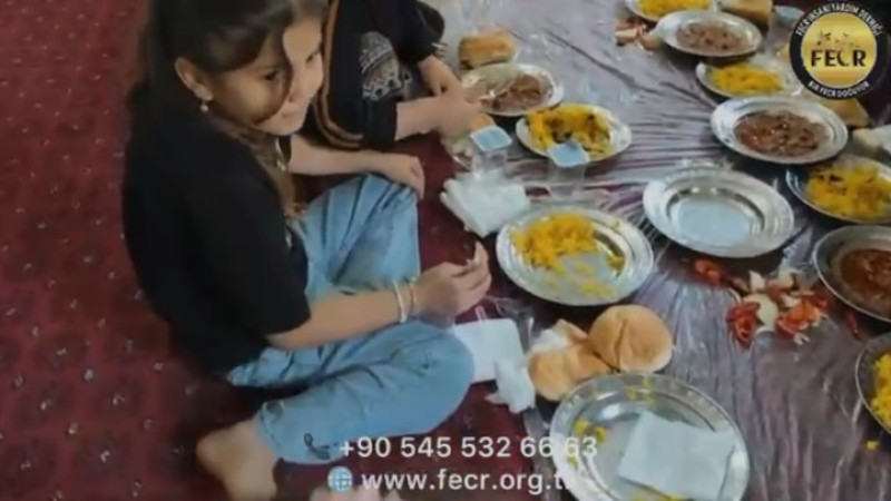 Fecr Derneği 500 Yetim Çocuğu ve Ailelerini Yemekte Bir Araya Getirdi