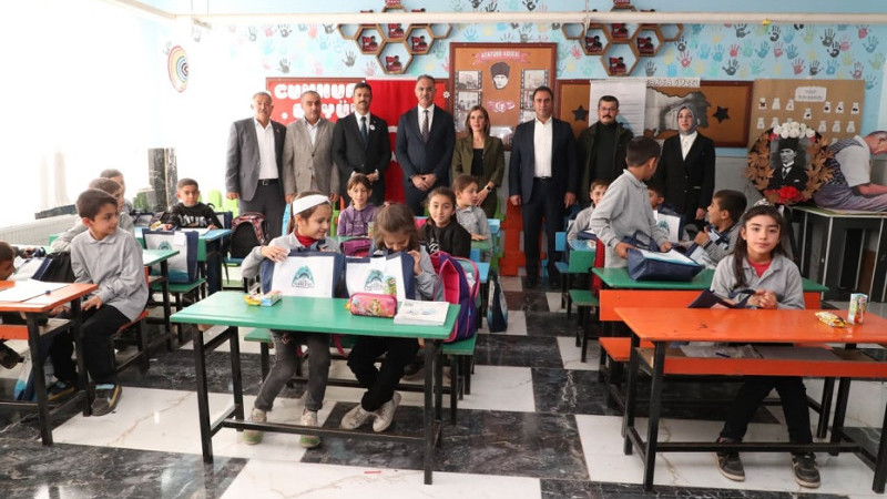 Eyyübiye Kırkmağara’da Öğretmenler Günü Kutlandı