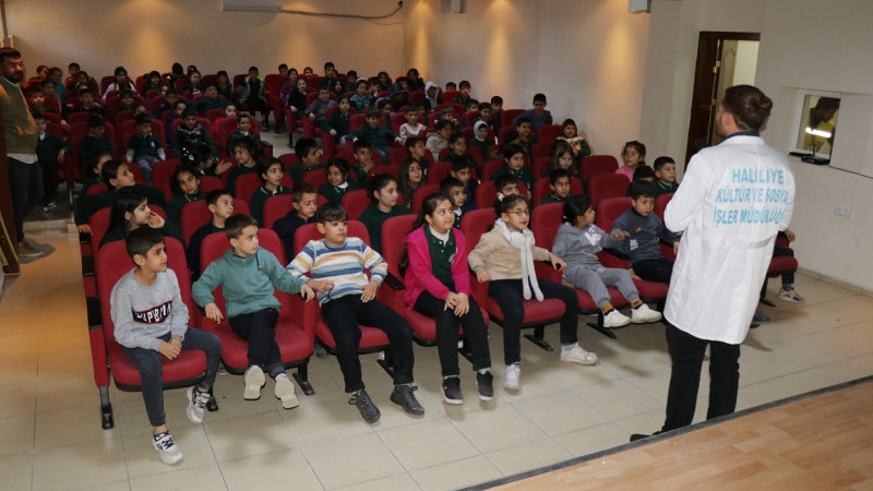 Haliliye Belediyesi Okullarda Bilgilendirici Eğitimler Vermeyi Sürdürüyor