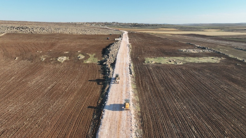 Büyükşehir Belediyesi'den 3 İlçeyi Birbirine Bağlayan Yolda Beton Çalışması