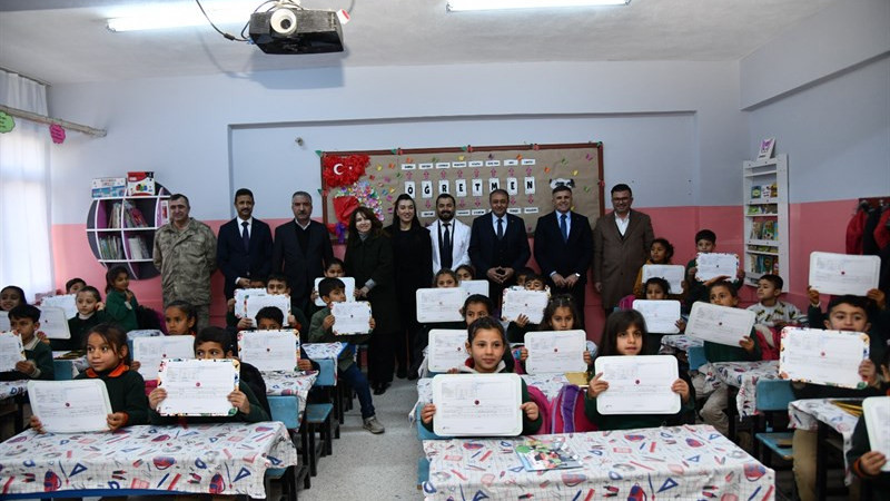 Vali Şıldak Eyyübiye Turluk Mahallesi’nde Karne Törenine Katıldı