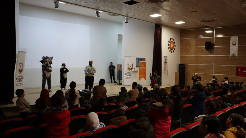 Şanlıurfa Büyükşehir Belediyesi Çocukların Karne Sevincine Ortak Oldu