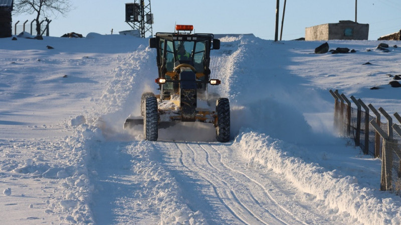 Kırsalda Karla Kapalı Olan 4 Bin 500 kilometrelik Yol Ulaşıma Açıldı