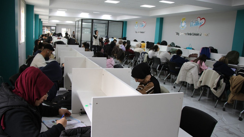 Haliliye'de Gençlere Ücretsiz İnternet Hizmeti Verilmeye Başlandı