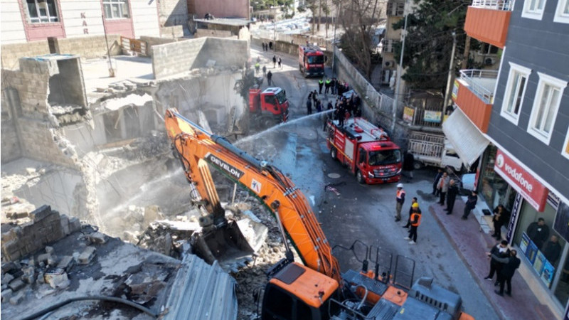 Şanlıurfa Büyükşehir Belediyesi SSK Caddesi’ne İlk Kepçeyi Vurdu