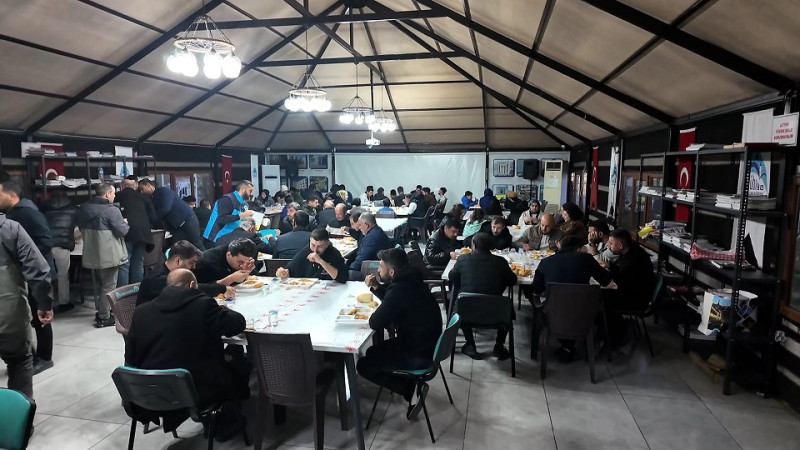 Eyyübiye'de Aynı Sofrada İftar Açılıyor