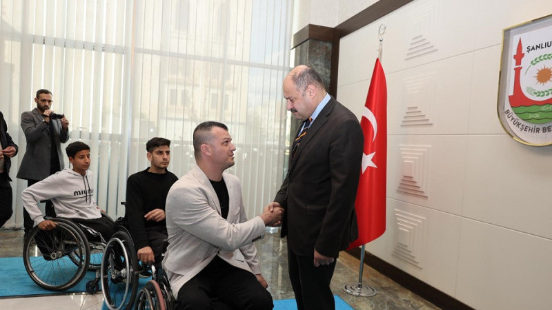 Başkan Gülpınar, Belediye Personelleriyle Bayramlaştı