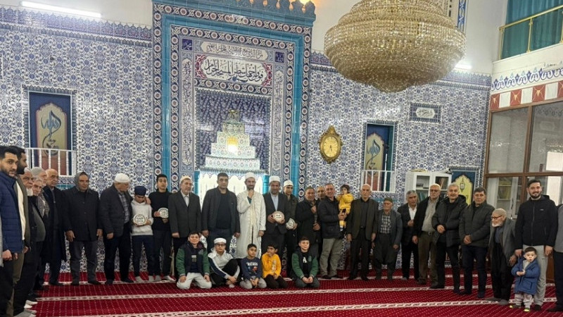 Şanlıurfa'da Mukabele Okuyan Hafızlara Çeşitli Hediyeler Verildi