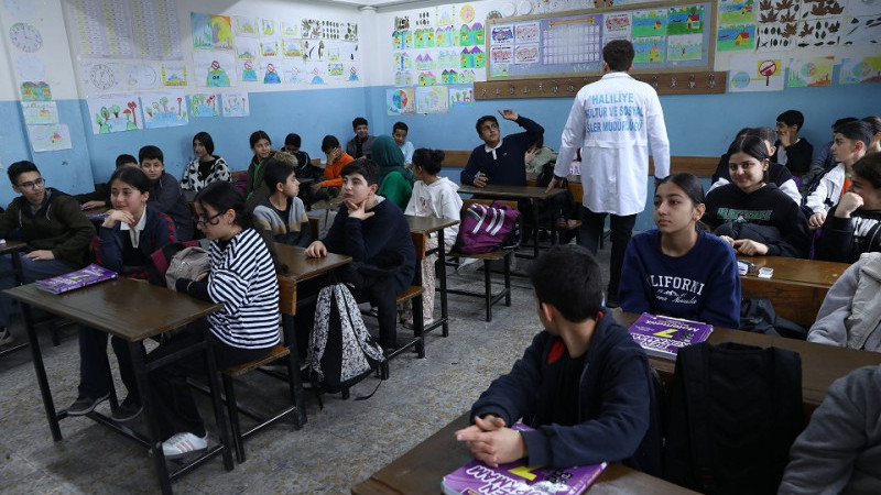 Haliliye'deki Okullarda Bilgilendirici Eğitim Faaliyetleri Devam Ediyor