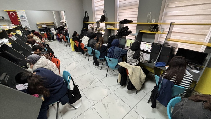 Eyyübiyeli Gençler Sınavlara Hazırlanmaya Devam Ediyor