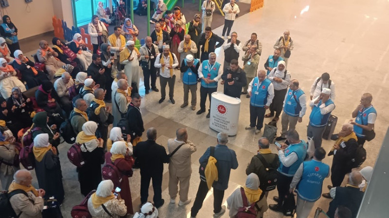 Şanlıurfa'dan İlk Hacı Kafilesi Dualarla Uğurlandı