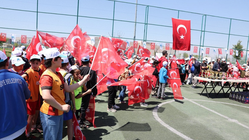 Eyyübiyeli Çocuklar 23 Nisan Futbol Turnuvasında Buluştu