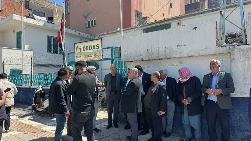 Muhtarlardan DEDAŞ’a Tepki: “5 Gündür Elektrik Yok!”