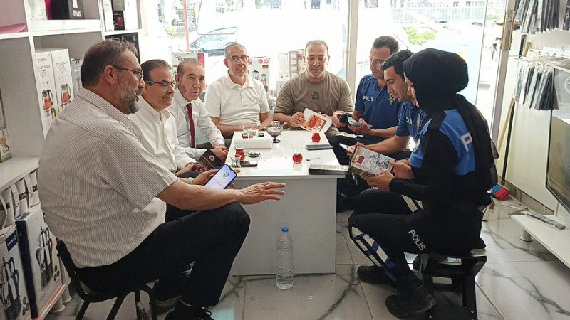 Akçakale Emniyeti'nden Esnafa ve Vatandaşlara Bilgilendirme Çalışması