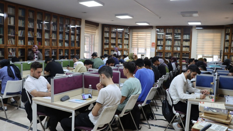 Şanlıurfa Büyükşehir Belediyesinin 9 Kütüphanesinde Öğrenciler YKS'ye Hazırlandı