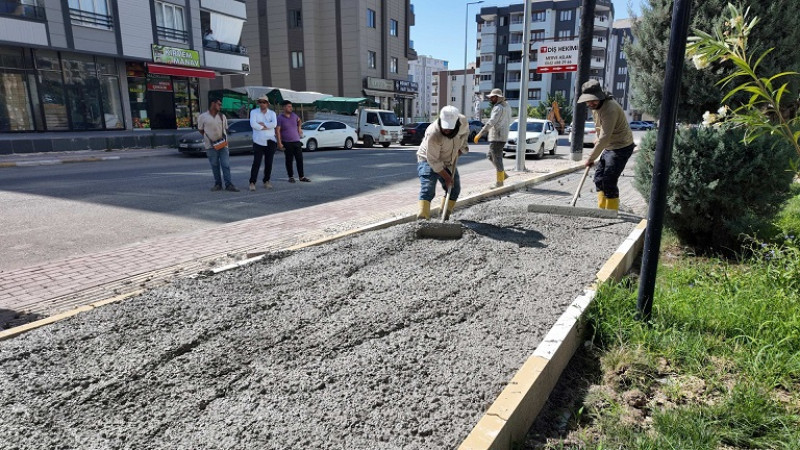 Karaköprü'de  Bisiklet Yolu Yapımı Sürüyor