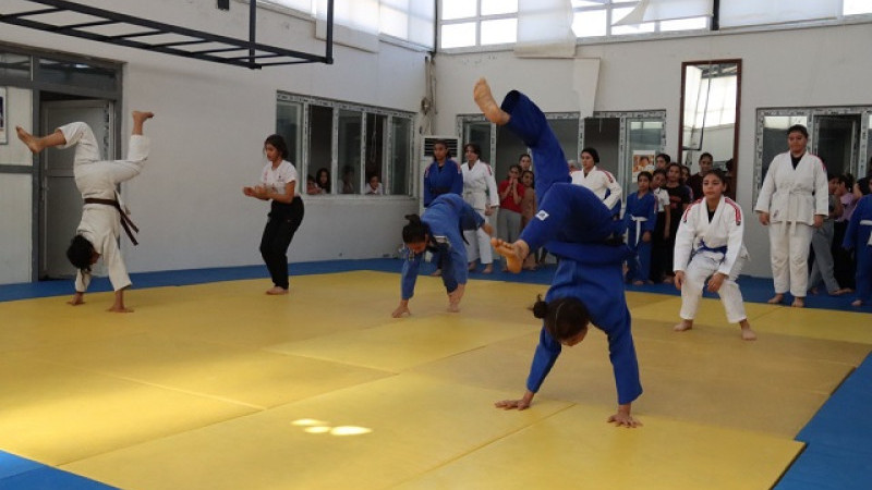 Şanlıurfa'da Judo Sporuna Kız Çocukları Yoğun İlgi Gösteriyor