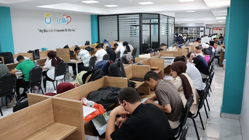 Haliliye'de Sınavlara Hazırlanan Gençlerin Eğitim Sürecine Katkı Sunuluyor