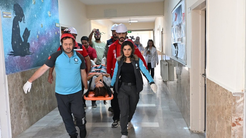 Eyyübiye'de Gerçeği Aratmayan Afet ve Tahliye Tatbikatı Gerçekleştirildi