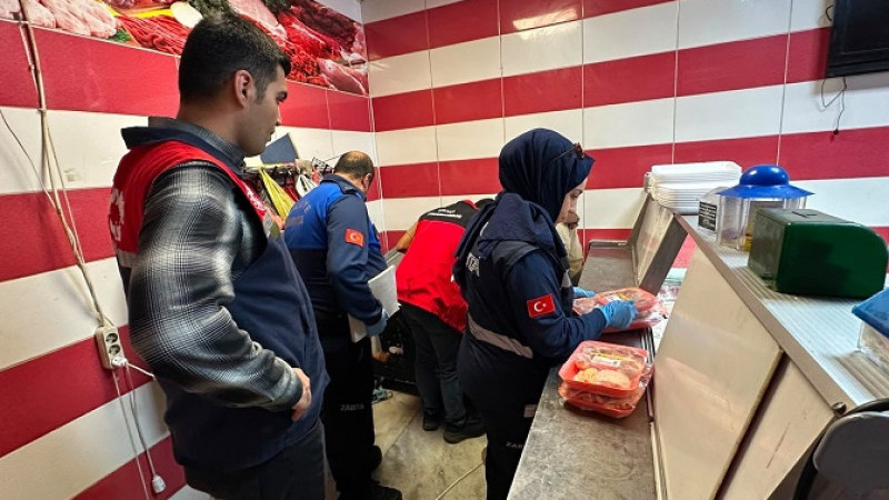 Haliliye'de Zabıta 170 Kilogram Bozulmuş Ete El Koydu